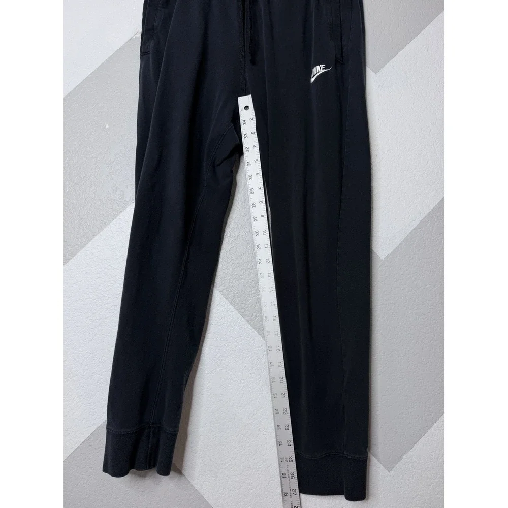 Nike sportswear club